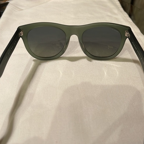 BURBERRY POLARIZED B4195-F 3531/T4 52 21 145 matte green frames, gray/green lens - Picture 4 of 7